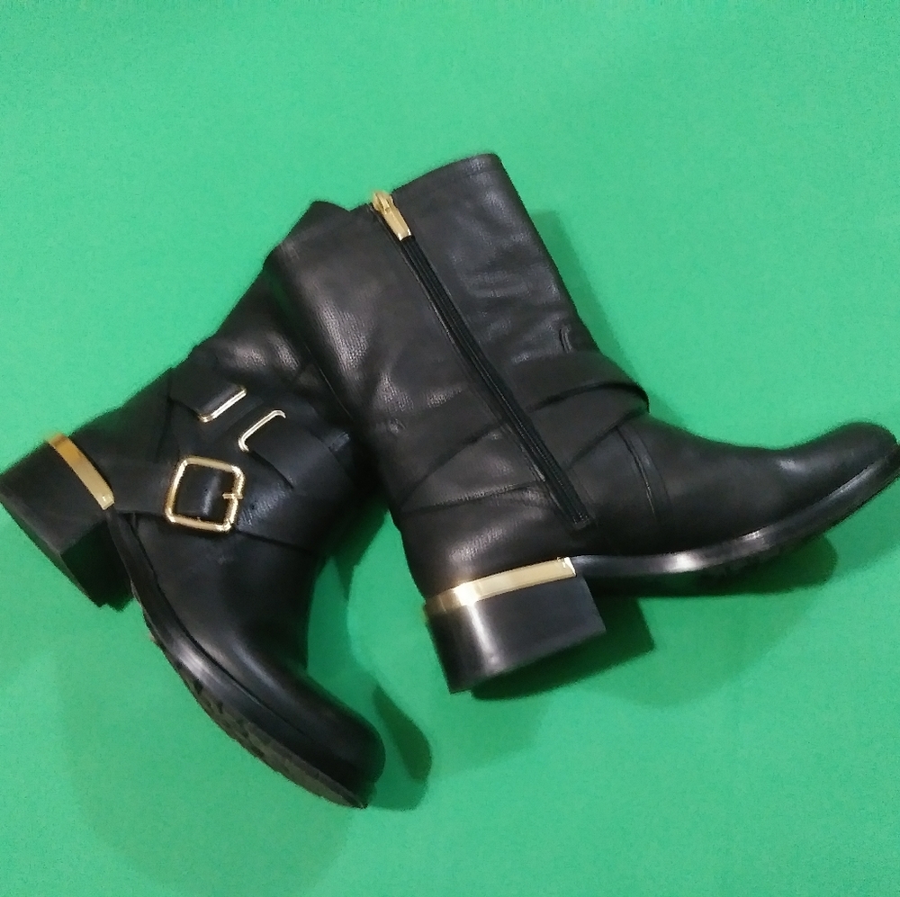 VINCE  CAMUTO WOMEN'S BOOTS